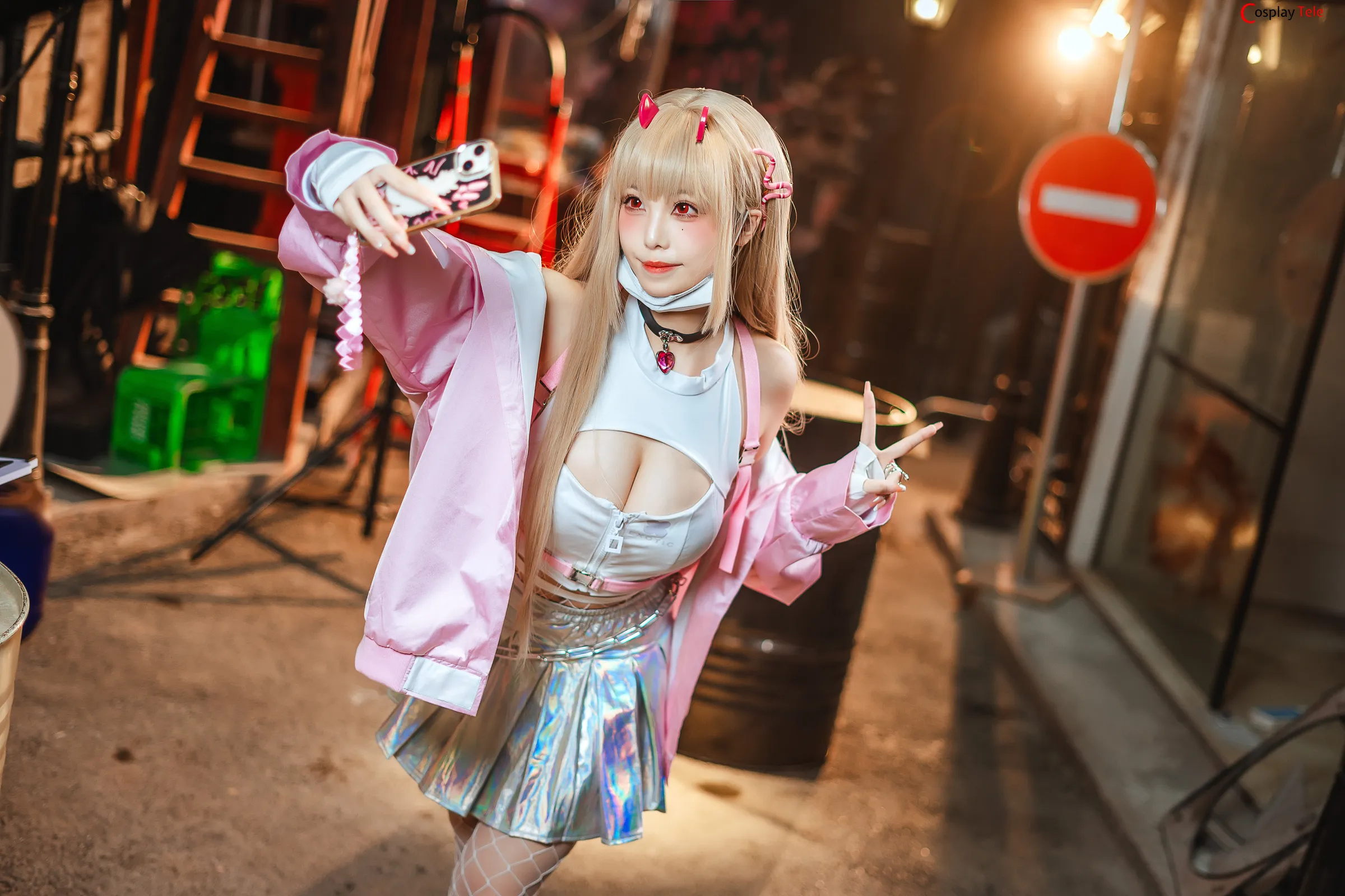 Meeu (蜜汁猫裘) cosplay Viper – NIKKE “65 photos”