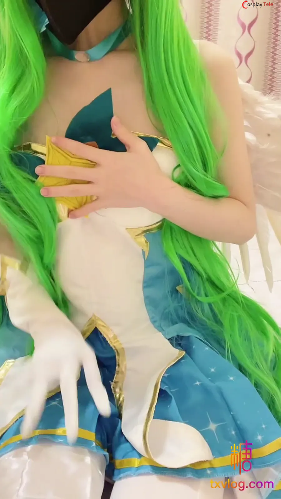 Unknown Cosplayer cosplay Soraka Star Guardian – League of legends “42 photos and 1 video”